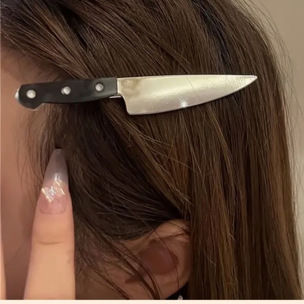 Butcher knife hair pin clip for women or girls Halloween silver and black new